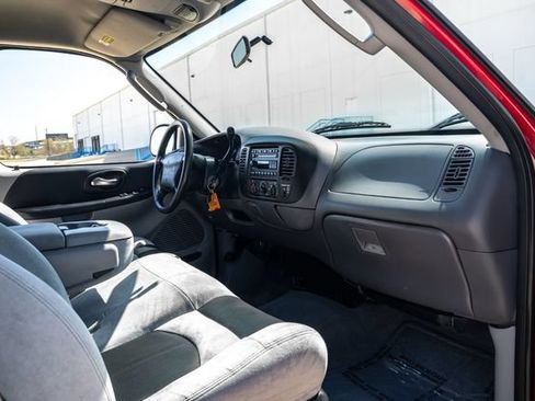 Used 2004 Ford F150 Lightning RWD image 25