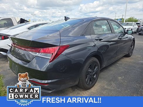 Used 2021 Hyundai Elantra SEL w/ Convenience Package FWD image 4