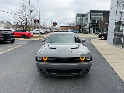 Used 2023 Dodge Challenger SXT image 6