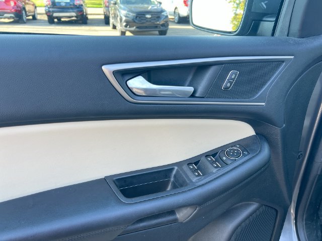 Used 2022 Ford Edge SEL w/ Convenience Package AWD/4WD image 23