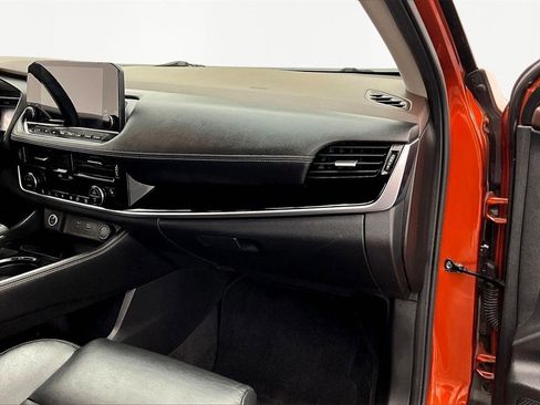 Used 2022 Nissan Rogue SL w/ SL Premium Package image 17