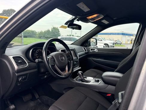 Used 2021 Jeep Grand Cherokee Laredo w/ Security & Convenience Group AWD/4WD image 10