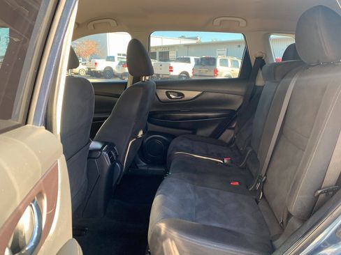 Used 2015 Nissan Rogue S image 22