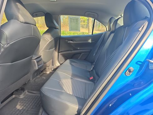 Used 2020 Toyota Camry SE image 13