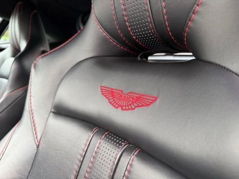 Used 2019 Aston Martin V8 Vantage Coupe image 23