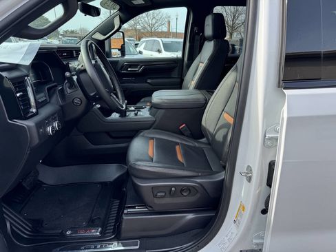 Used 2024 GMC Sierra 1500 AT4 w/ Technology Package image 7