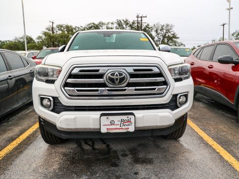 Used 2019 Toyota Tacoma Limited AWD/4WD image 4
