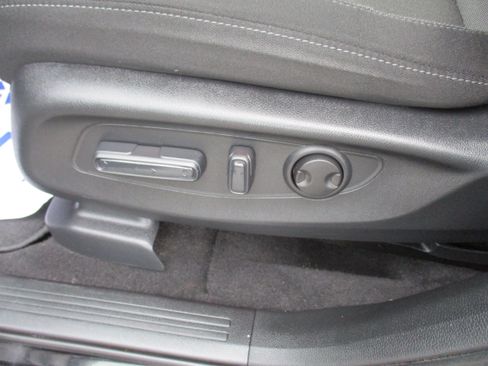 Certified 2024 Honda CR-V EX image 17