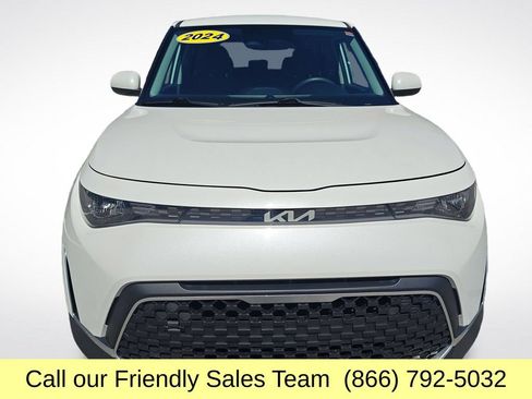 Used 2024 Kia Soul LX w/ Option Group 015 FWD image 10