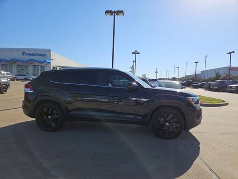 Used 2024 Volkswagen Atlas Cross Sport SE image 4