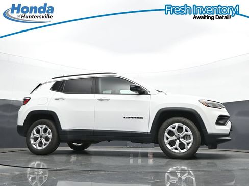 Used 2025 Jeep Compass Latitude AWD/4WD image 36
