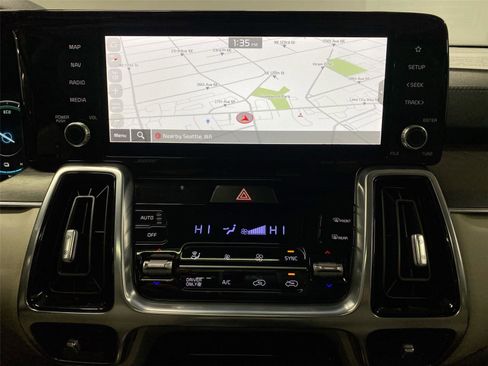 Used 2023 Kia Sorento SX Prestige image 24