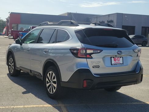 Used 2021 Subaru Outback Premium AWD/4WD image 3