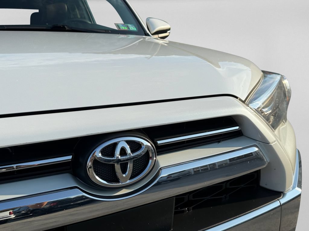 Used 2021 Toyota 4Runner Limited AWD/4WD image 32