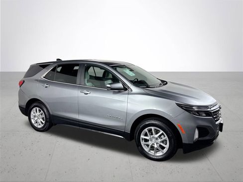 Used 2023 Chevrolet Equinox LT image 4