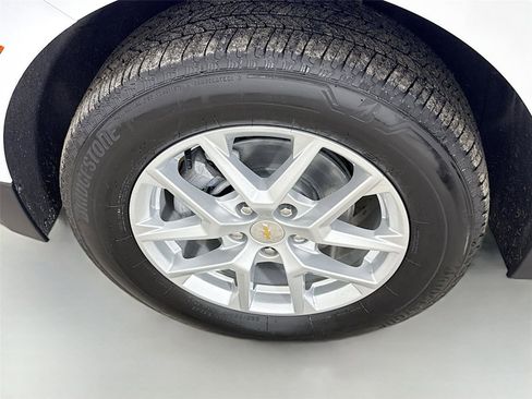Used 2024 Chevrolet Equinox LT image 30