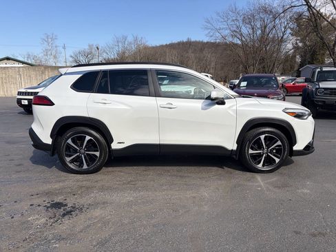 Used 2024 Toyota Corolla Cross AWD Hybrid w/ Convenience Package image 10