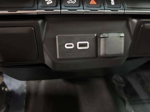 Used 2021 Chevrolet Silverado 1500 Custom Trail Boss w/ LPO, Dark Essentials Package AWD/4WD image 38