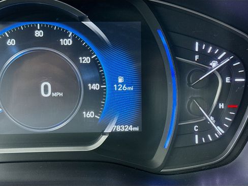 Used 2020 Hyundai Santa Fe Limited image 8