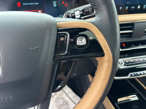 Certified 2023 Lincoln Corsair Reserve w/ Equipment Group 201A AWD/4WD image 18