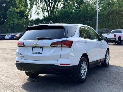 Used 2024 Chevrolet Equinox LS w/ LS Convenience Package FWD image 4