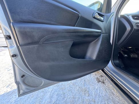 Used 2019 Dodge Journey SE w/ Premium Group image 14