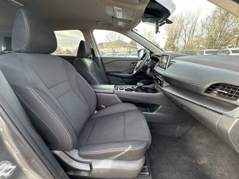 Used 2023 Nissan Rogue S image 23