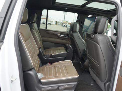 New 2026 GMC Yukon XL Denali Ultimate AWD/4WD image 23