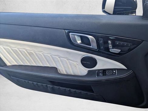 Used 2019 Mercedes-Benz SLC 300 image 11