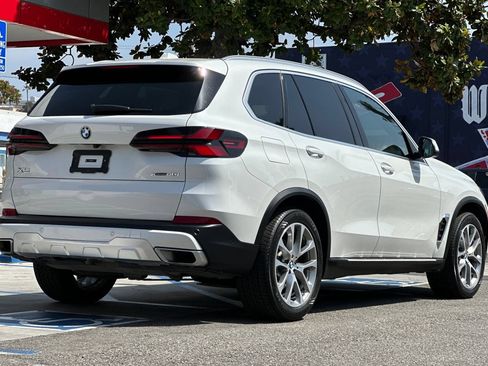 Used 2024 BMW X5 xDrive40i w/ Premium Package AWD/4WD image 4