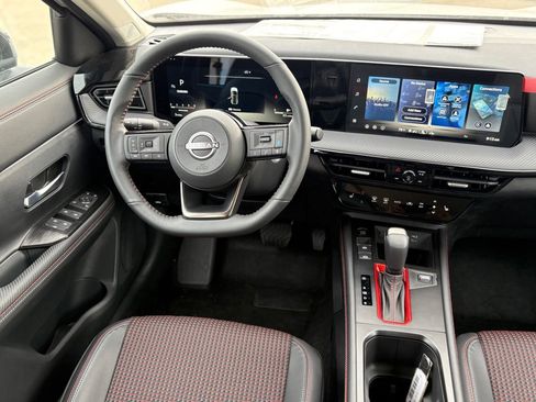 New 2026 Nissan Kicks SR w/ SR Premium Package FWD image 9