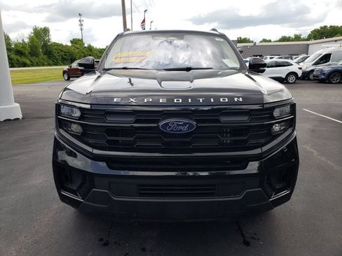 Used 2025 Ford Expedition Max Active AWD/4WD image 2