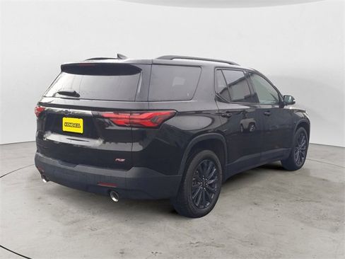Used 2022 Chevrolet Traverse RS image 5