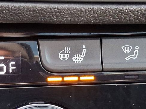 Used 2021 Volkswagen Jetta SE w/ SE Cold Weather Package image 26