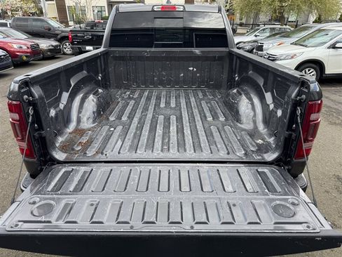Used 2022 RAM 1500 Laramie AWD/4WD image 16