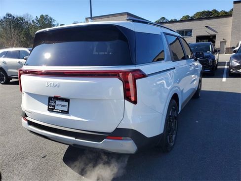 New 2026 Kia Carnival EX image 4