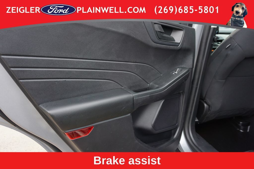 Used 2022 Ford Escape SE w/ Cold Weather Package FWD image 13