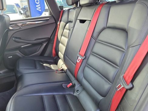 Used 2020 Porsche Macan S image 14