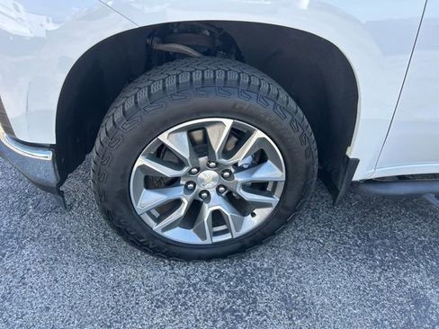 Used 2022 Chevrolet Silverado 1500 LT image 10