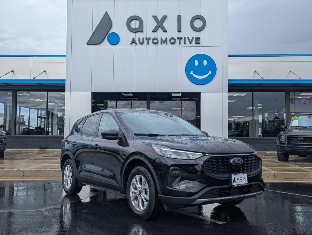 Used 2025 Ford Escape Active AWD/4WD image 1