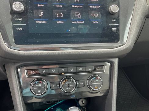 Used 2019 Volkswagen Tiguan SEL AWD/4WD image 23