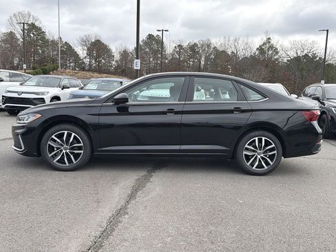 New 2026 Volkswagen Jetta SE image 2