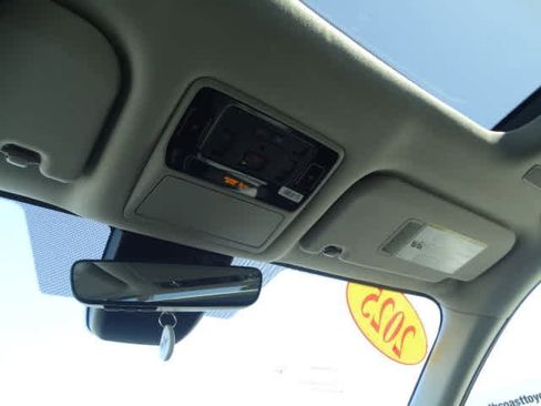 Used 2025 Toyota Grand Highlander XLE image 35