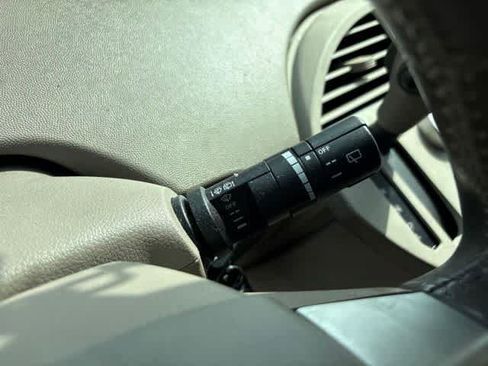 Used 2004 Nissan Quest SE w/ (SEA) Seat Pkg FWD image 17