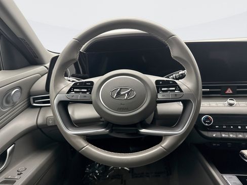 Used 2023 Hyundai Elantra SEL w/ Convenience Package FWD image 12