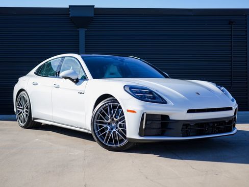 New 2026 Porsche Panamera 4 image 9