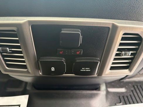 Used 2019 Ford F150 Platinum w/ Equipment Group 701A Luxury AWD/4WD image 21