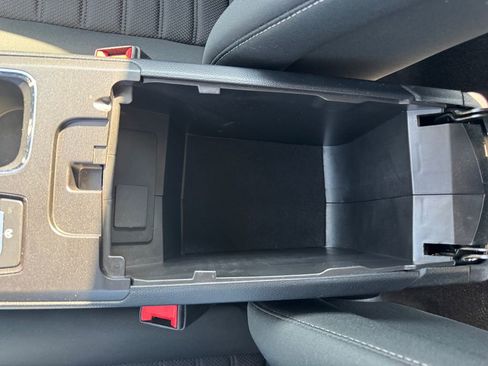 Used 2019 Ford Fusion SE image 27