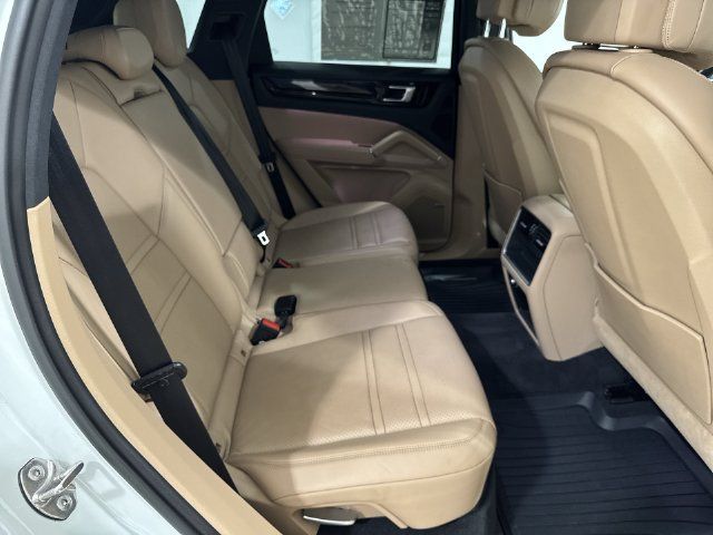 Used 2019 Porsche Cayenne S AWD/4WD image 28