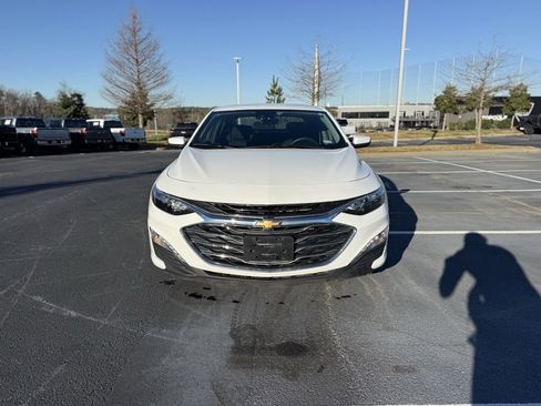 Used 2024 Chevrolet Malibu LT image 2